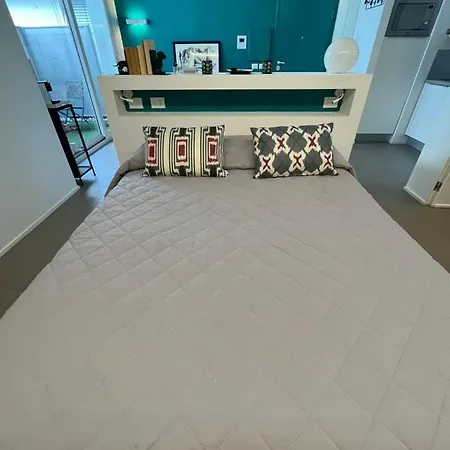 Space In The Center Rom