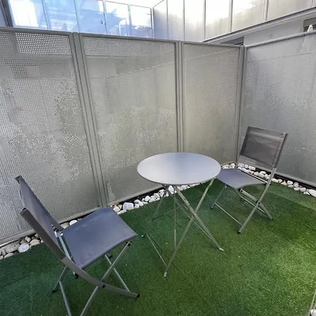 Space In The Center Apartment